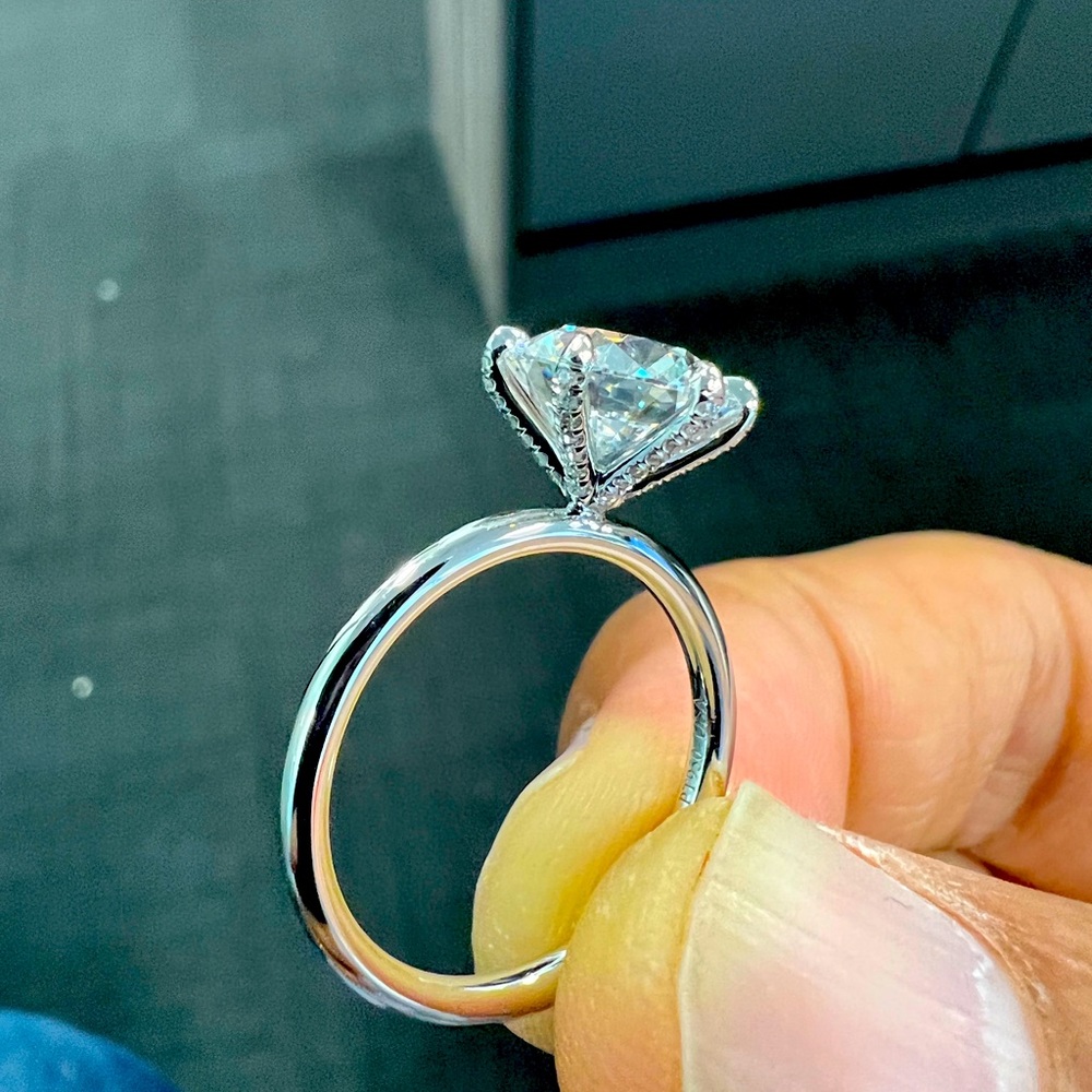 Round Brilliant Lab Grown Diamond.
2.59 carat, D-color, VVS1-clarity.